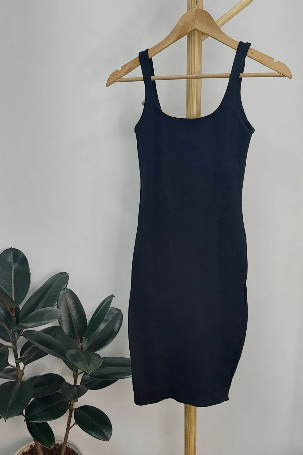 Black Scoop Neck Midi Bodycon Dress