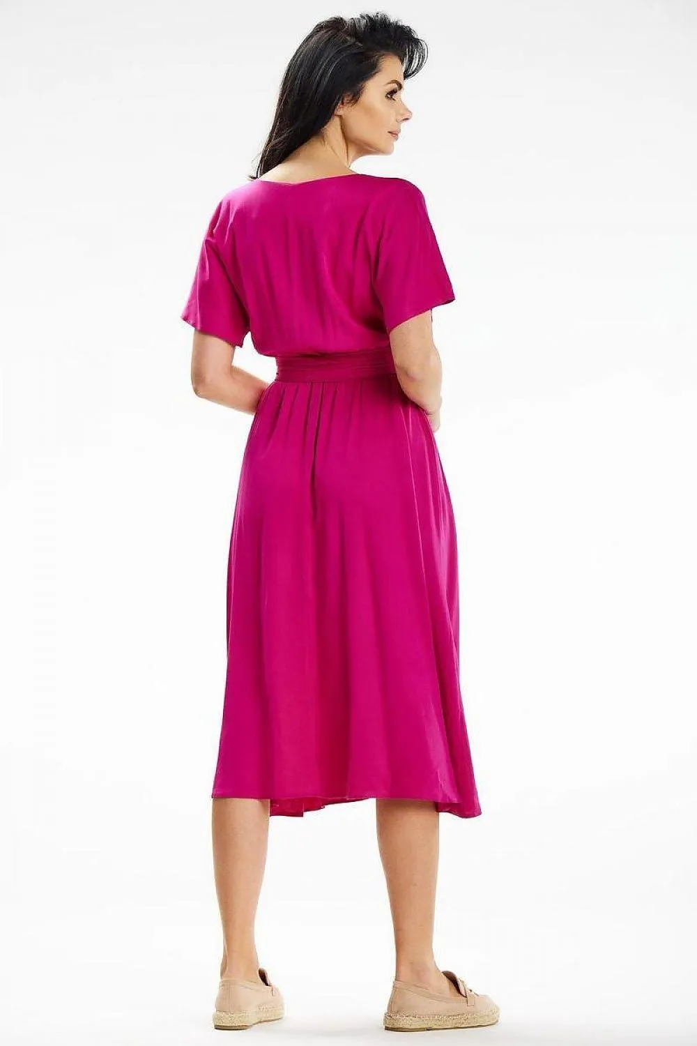 Elegant Midi Dress with Flared Silhouette and Kimono Sleeves