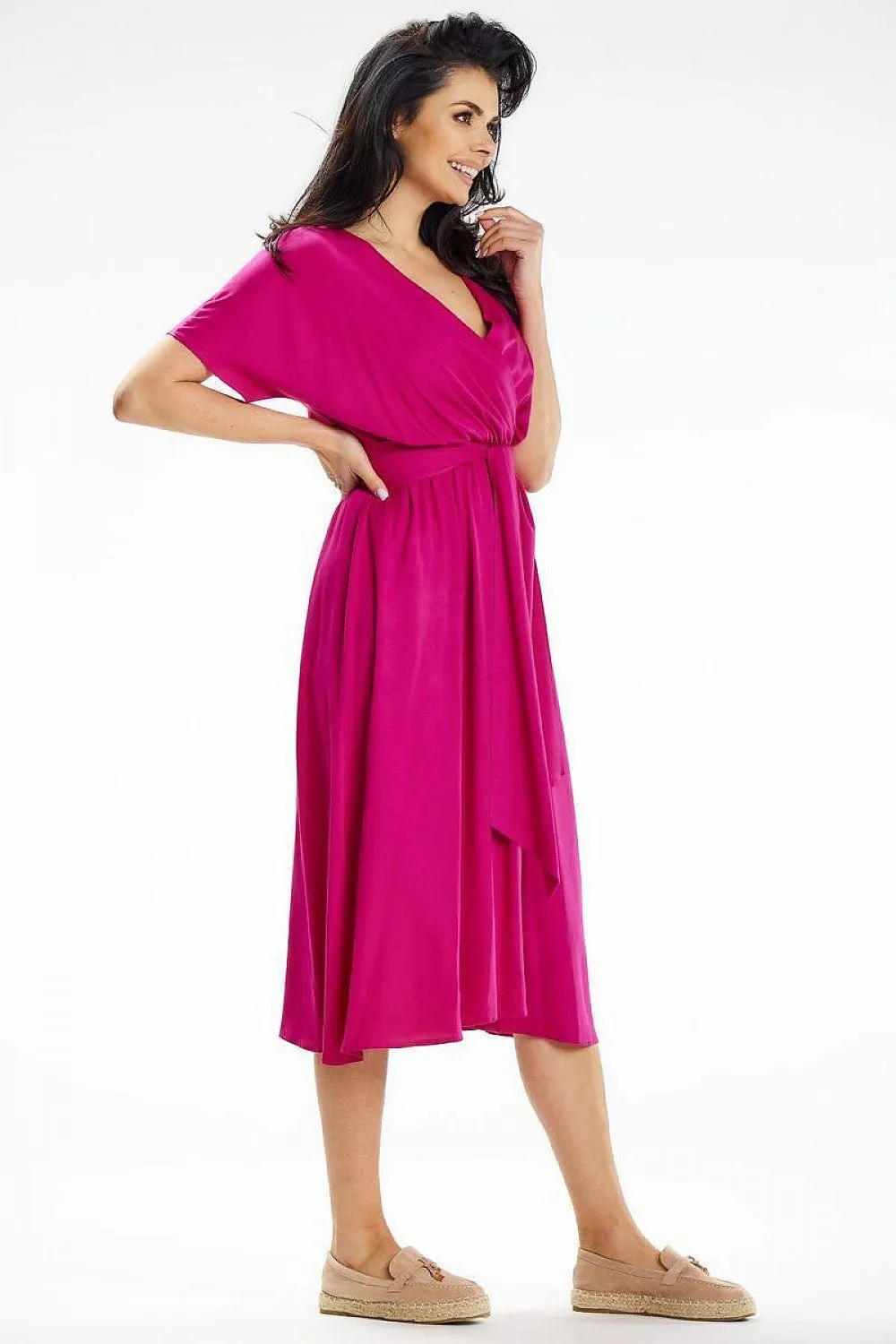 Elegant Midi Dress with Flared Silhouette and Kimono Sleeves