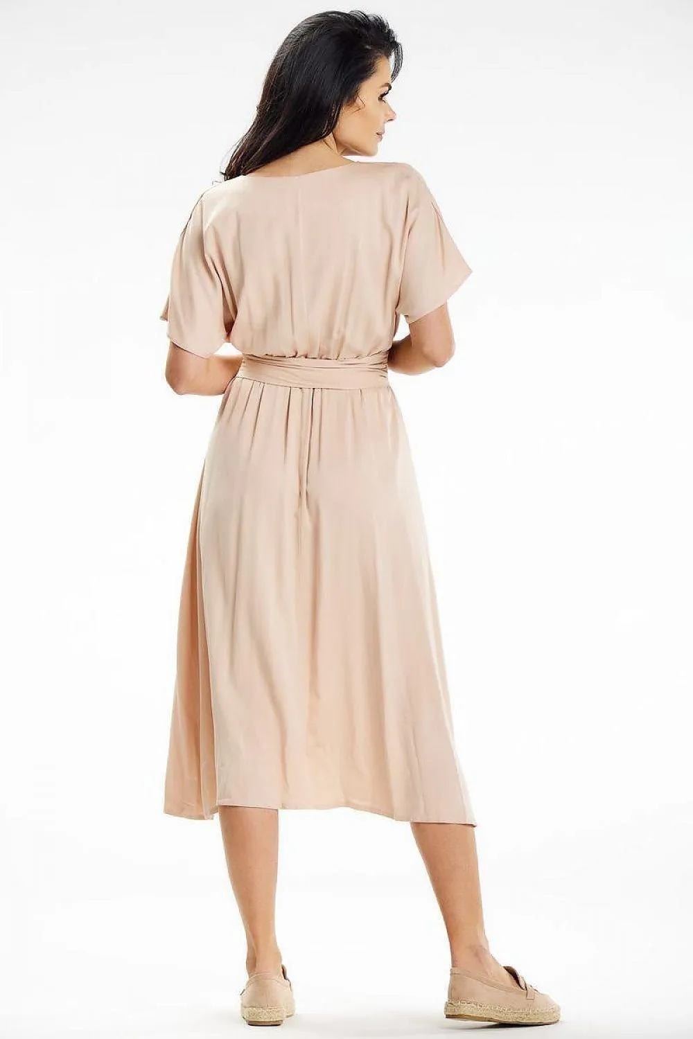 Elegant Midi Dress with Flared Silhouette and Kimono Sleeves