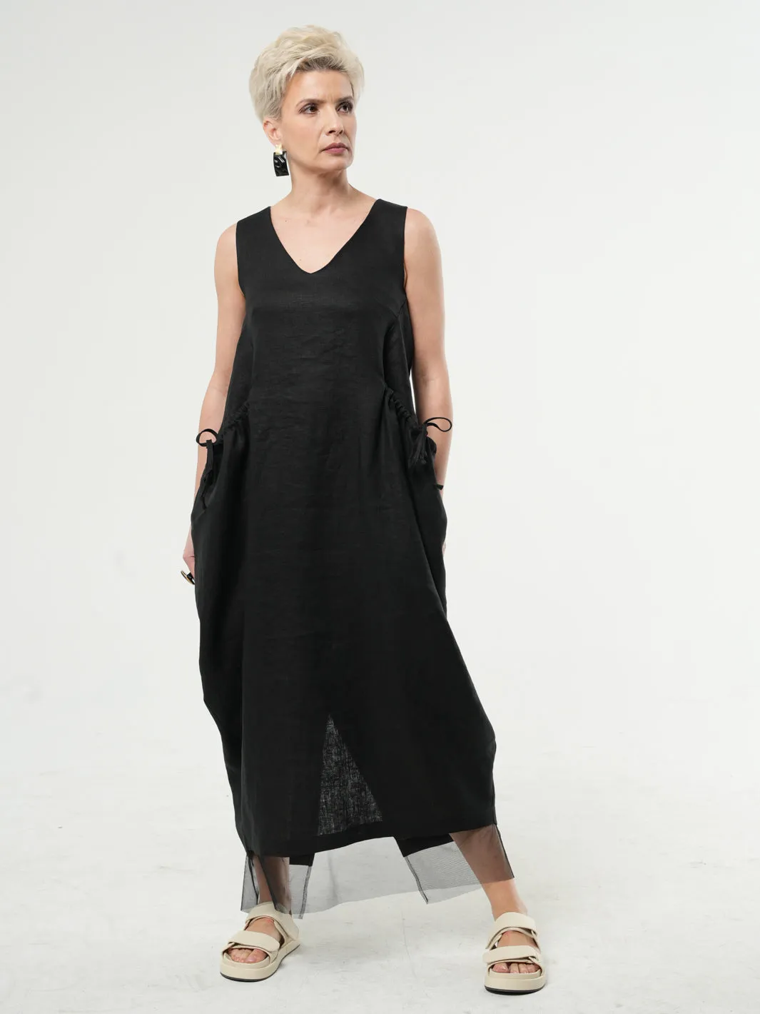 Long Linen Dress With Oversized Pockets In Black