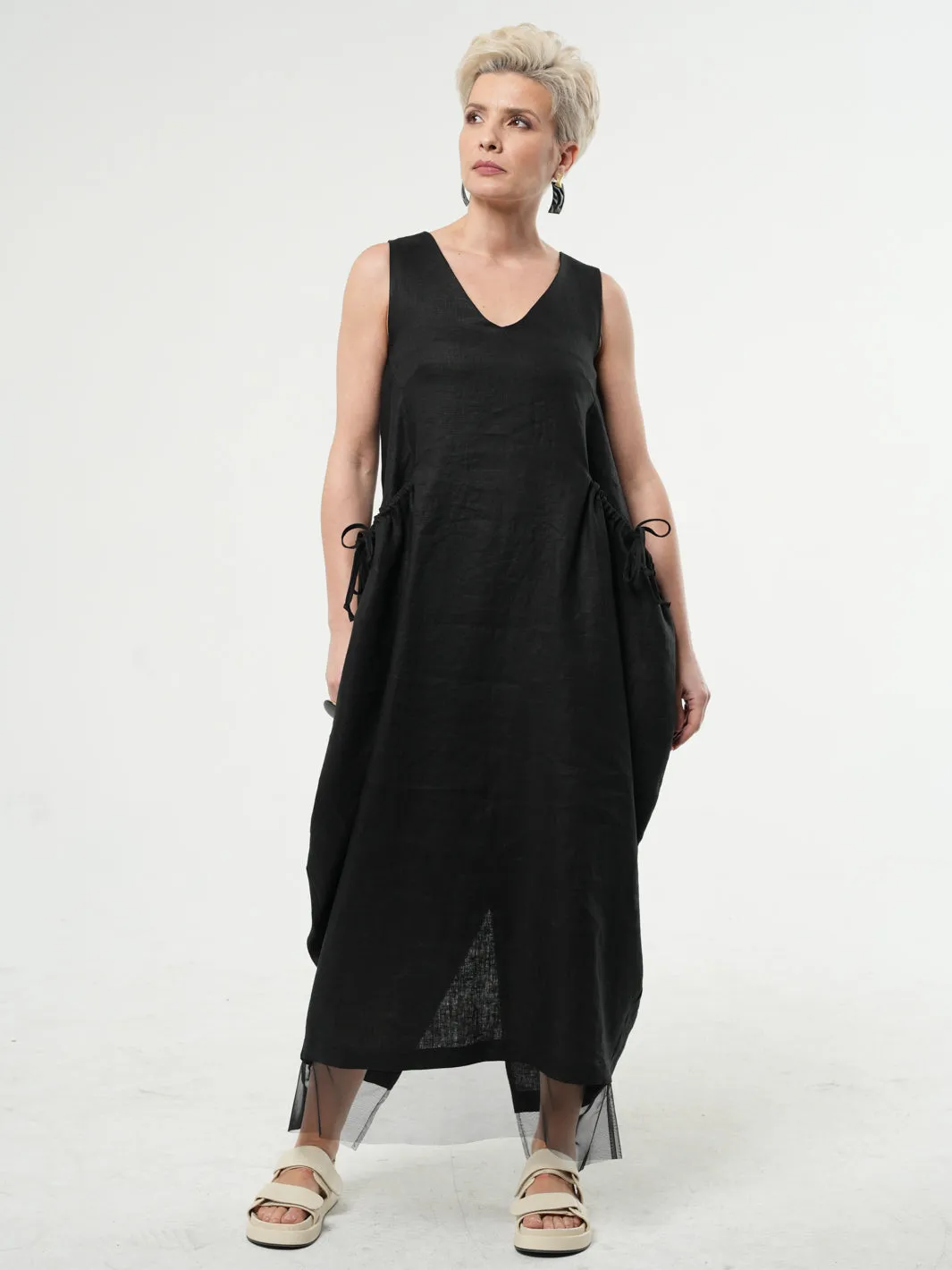 Long Linen Dress With Oversized Pockets In Black