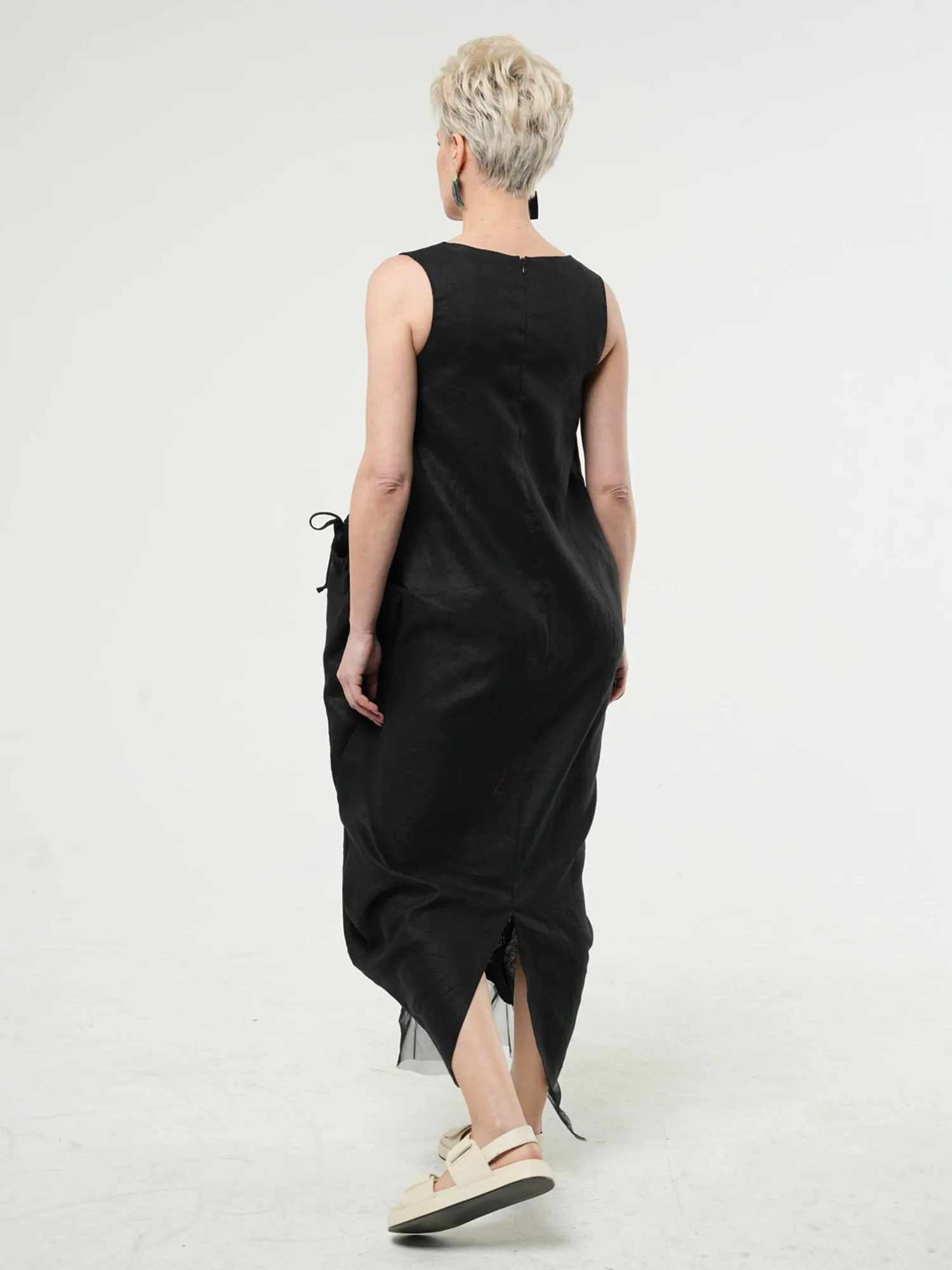 Long Linen Dress With Oversized Pockets In Black