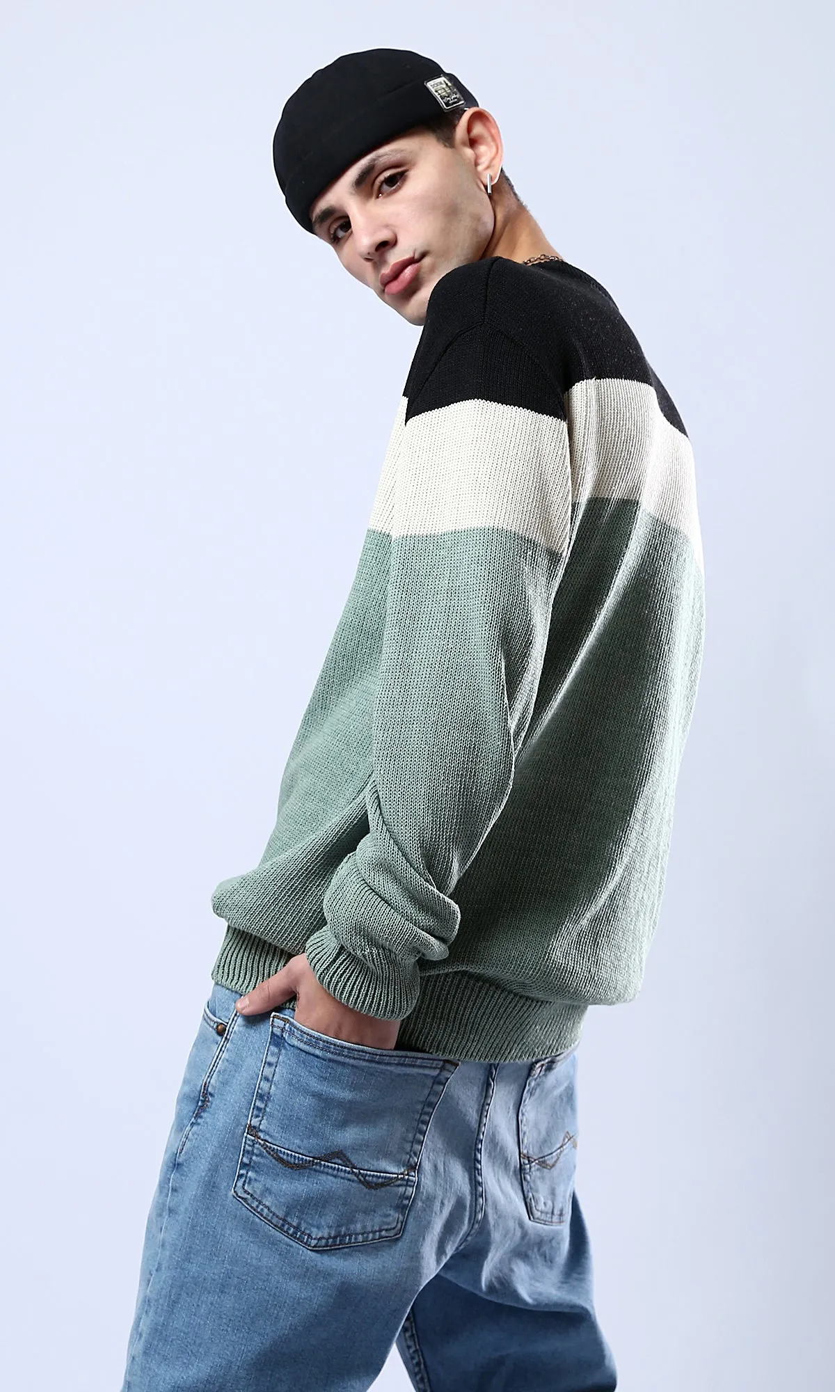 O174213 Tri-Tone Knitted Relaxed Pullover - Black, Off-White & Mint