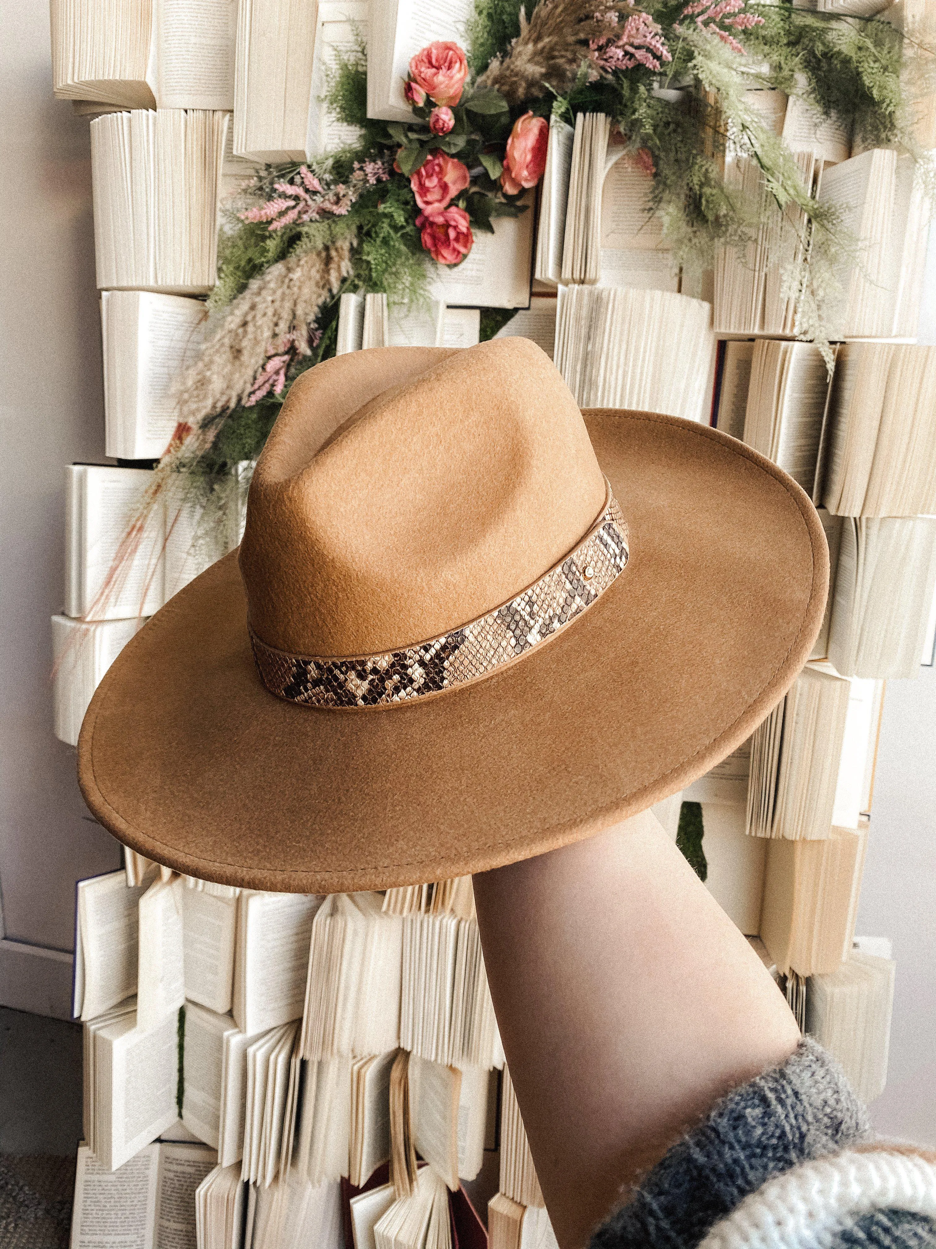 Snakeskin Wide Brim Hat (Tan)