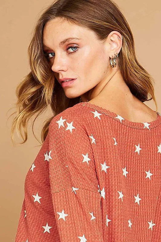 Star Printed V Neckline Knit Top - Rust