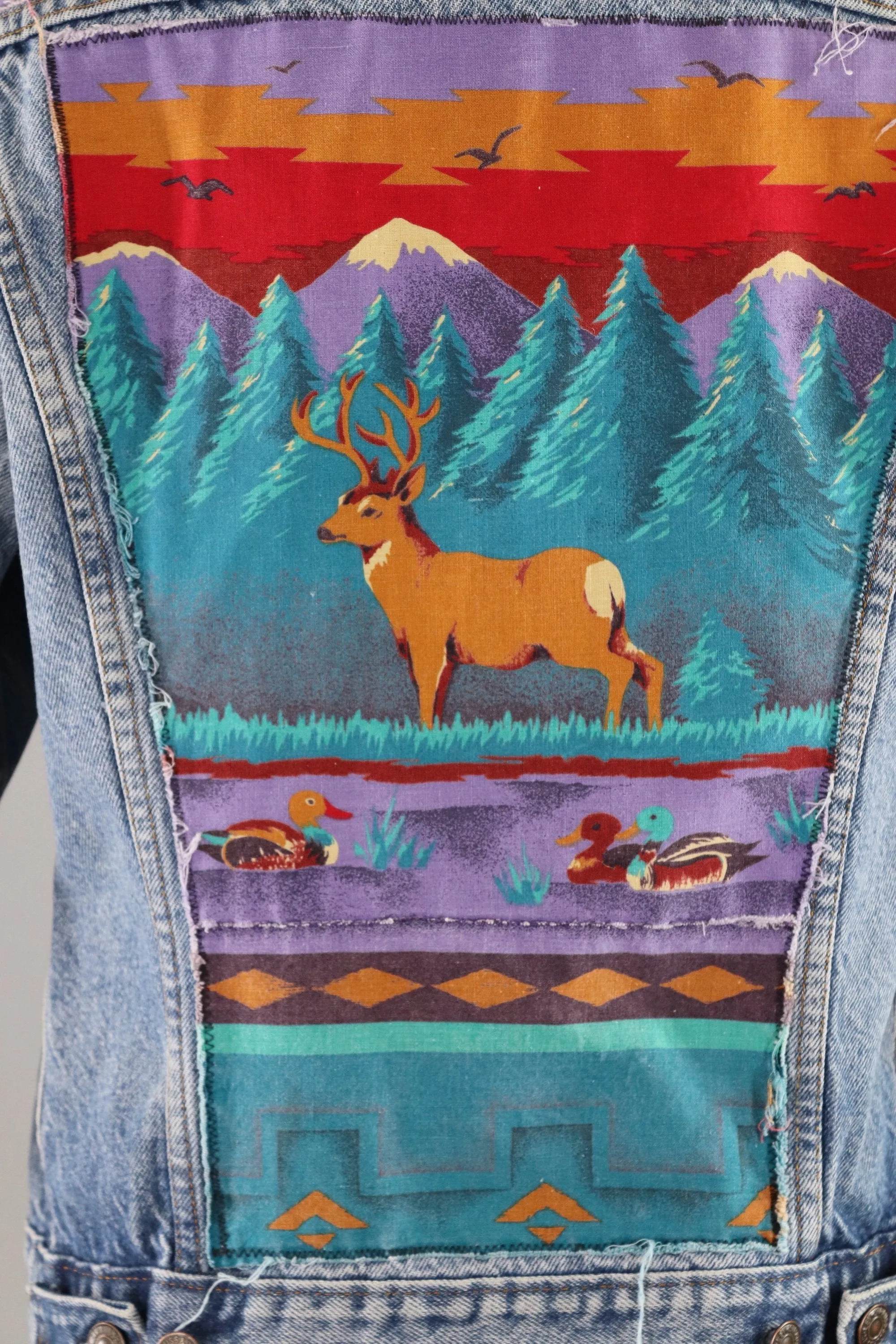 Vintage 1980s Embellished Levi's Denim Jean Jacket / Deer Stag Southwestern Novelty Print